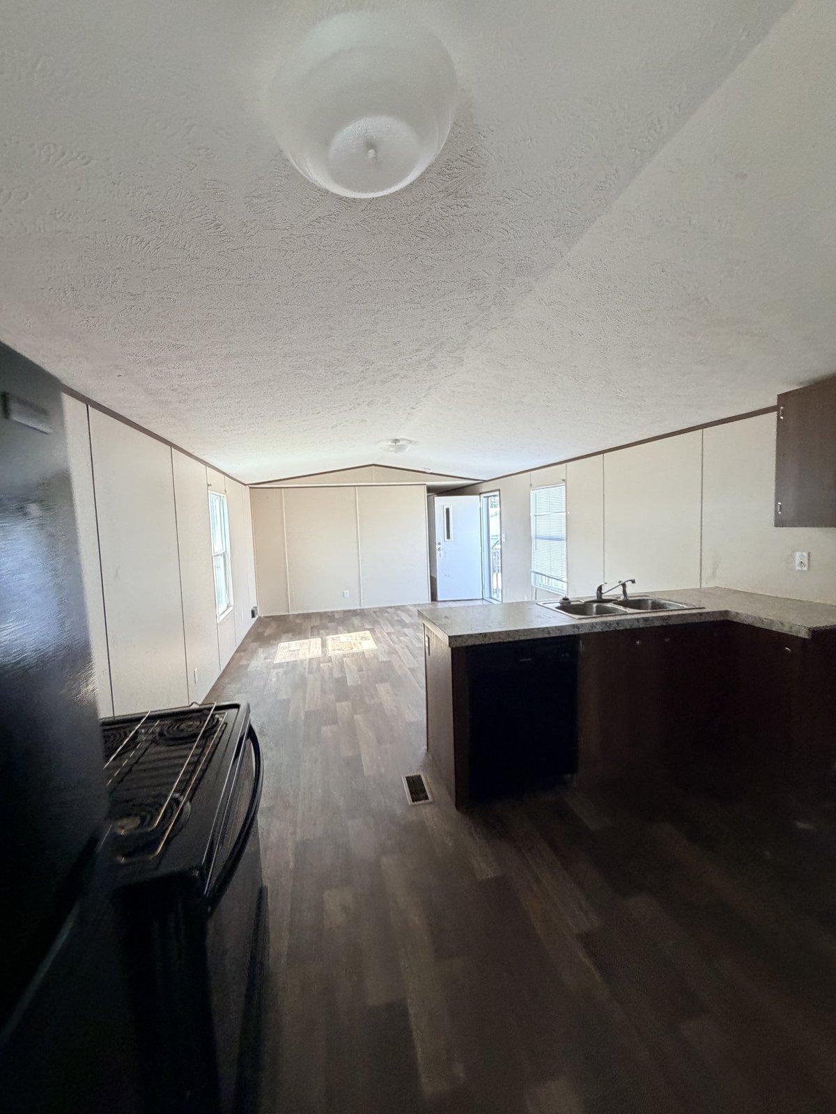 Kitchen and breakfast bar