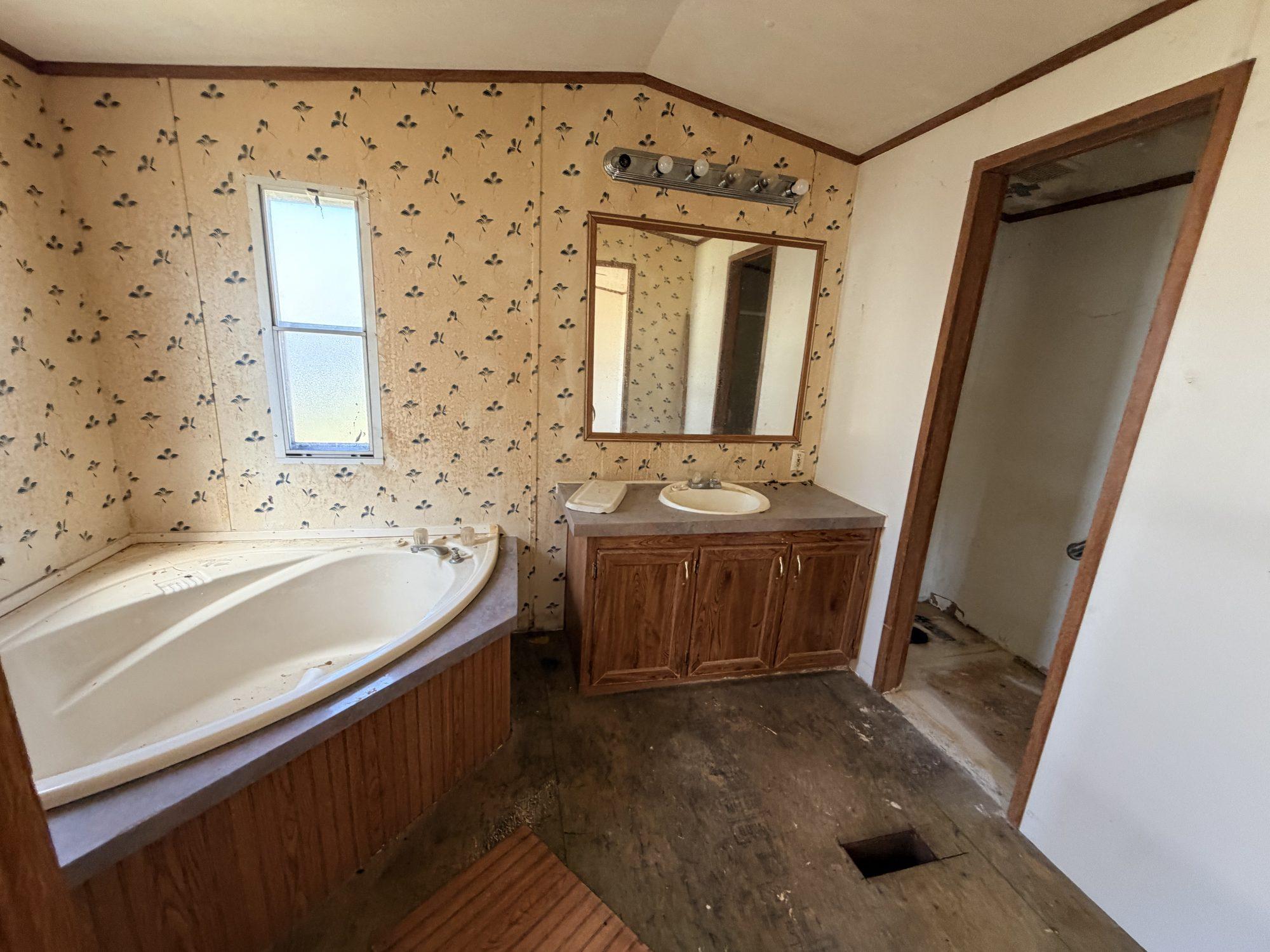 126 Creekside Rd