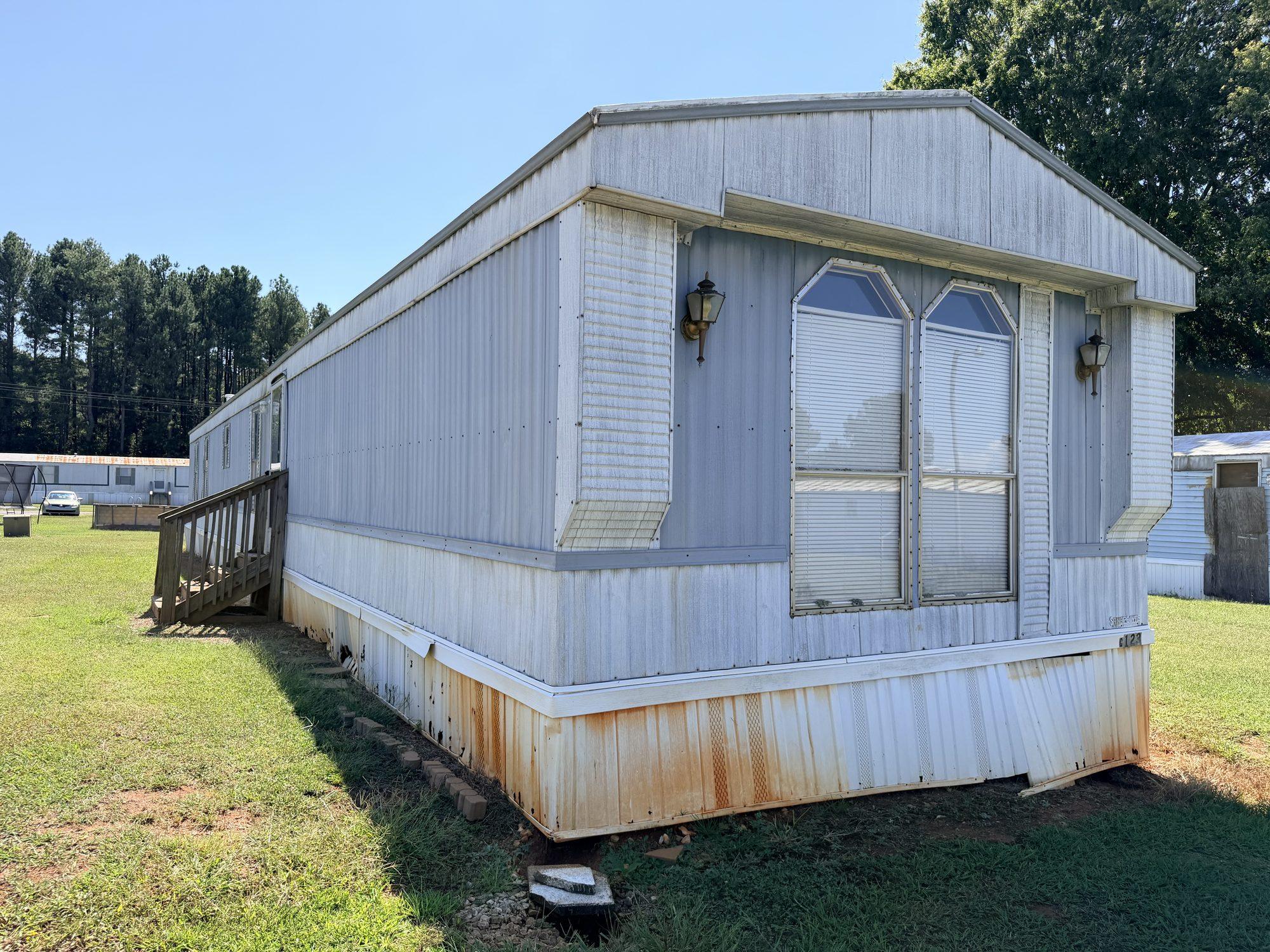 123 Creekside Rd